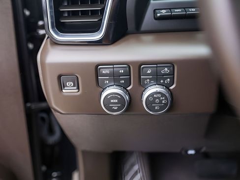 Used 2026 GMC Sierra 1500 Denali w/ Denali Reserve Package AWD/4WD image 19