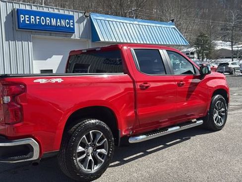 Used 2022 Chevrolet Silverado 1500 LT AWD/4WD image 5