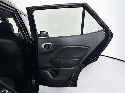 Used 2024 Hyundai Venue SEL image 29