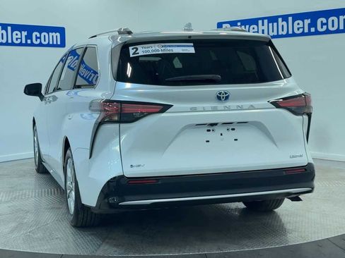 Used 2025 Toyota Sienna Limited image 6