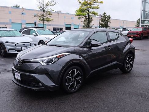 Used 2019 Toyota C-HR Limited FWD image 5