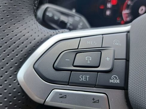 New 2026 Volkswagen Tiguan SE R-Line FWD image 13