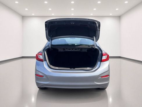 Used 2019 Chevrolet Cruze LT FWD image 4