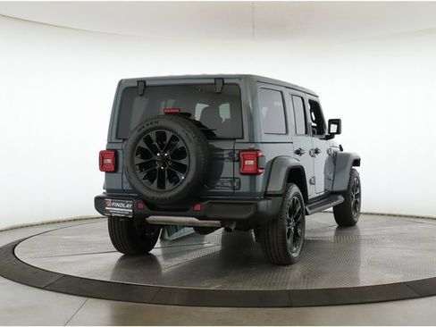 Used 2025 Jeep Wrangler Unlimited Sahara image 7