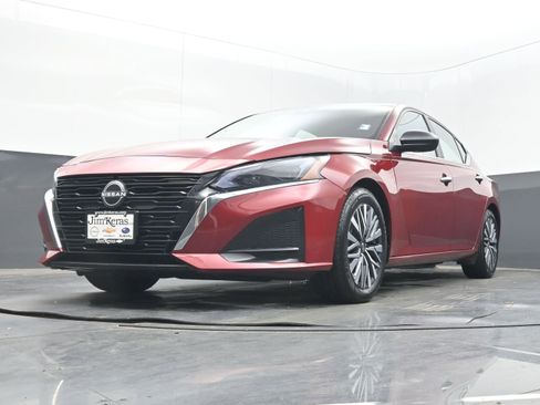 Used 2024 Nissan Altima 2.5 SV image 26