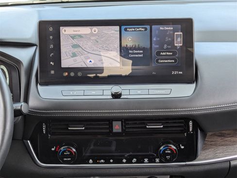 Used 2025 Nissan Rogue Platinum image 22