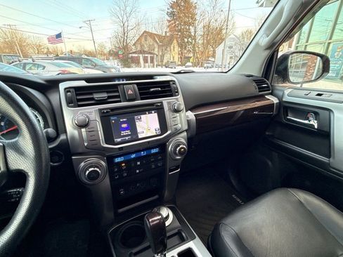 Used 2014 Toyota 4Runner Limited image 24
