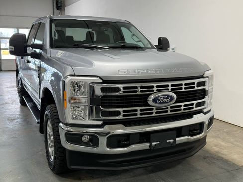 Used 2023 Ford F250 XLT w/ FX4 Off-Road Package image 5