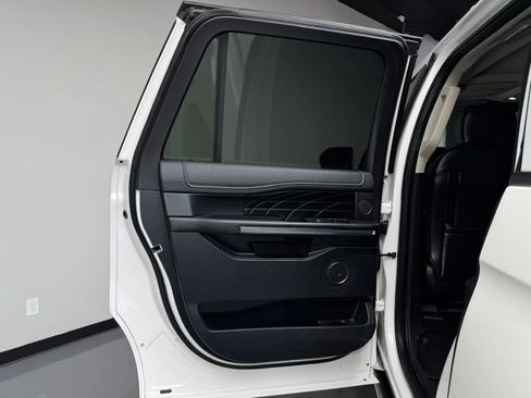 Used 2019 Ford Expedition Max Platinum AWD/4WD image 25