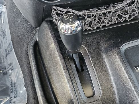 Used 2013 Jeep Wrangler Sahara image 27