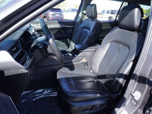 Used 2022 Jeep Grand Cherokee L Limited image 15