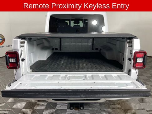 Used 2021 Jeep Gladiator Overland image 22