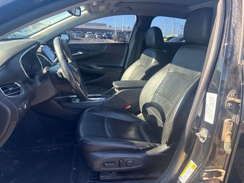 Used 2016 Chevrolet Malibu Premier w/ Driver Confidence Package FWD image 8