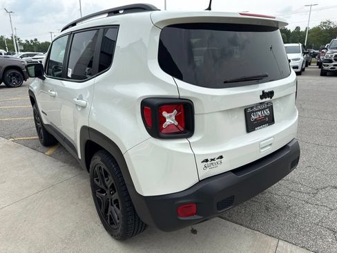 Used 2023 Jeep Renegade Altitude AWD/4WD image 7
