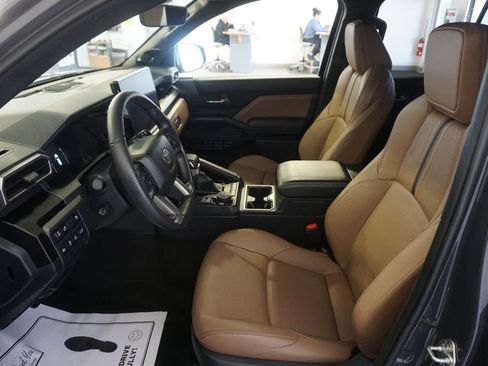 Certified 2025 Toyota 4Runner Limited AWD/4WD image 22