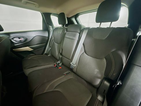 Used 2017 Jeep Cherokee Latitude image 26