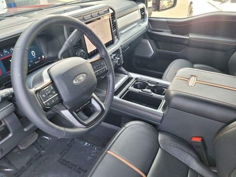 Used 2024 Ford F250 Platinum image 19
