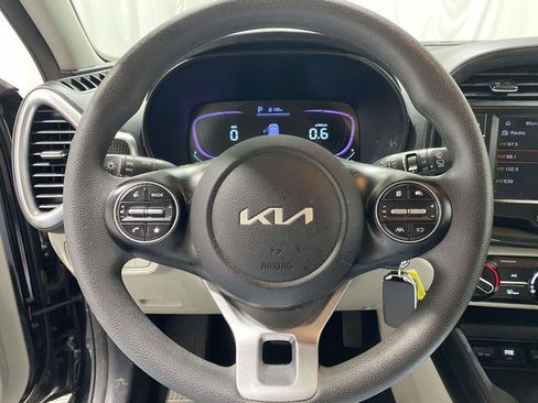 Used 2023 Kia Soul LX w/ LX Technology Package FWD image 21