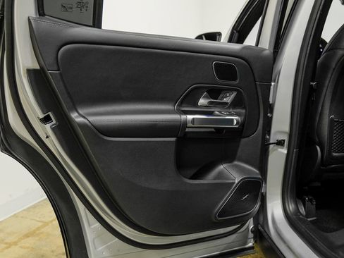 Used 2024 Mercedes-Benz GLB 35 AMG 4MATIC image 45