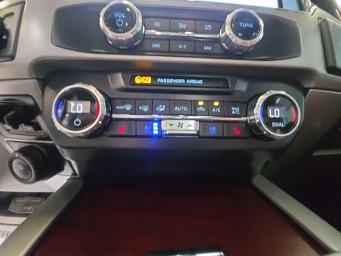Used 2022 Ford F350 King Ranch w/ King Ranch Ultimate Package AWD/4WD image 17