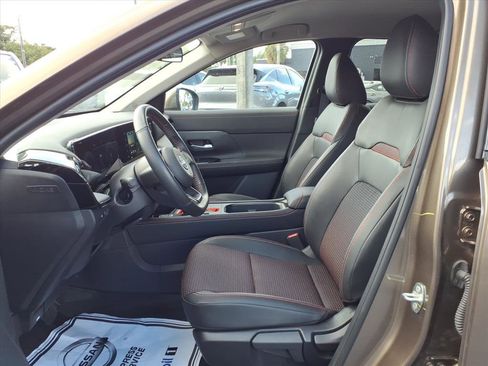 Certified 2025 Nissan Kicks SR image 15