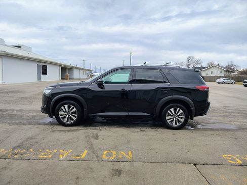 Used 2022 Nissan Pathfinder SL image 5