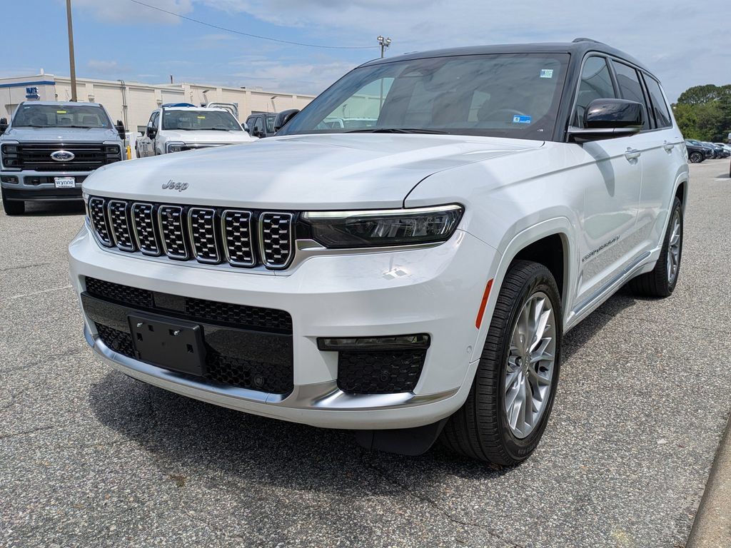 Used 2024 Jeep Grand Cherokee L Summit w/ Luxury Tech Group V AWD/4WD image 15