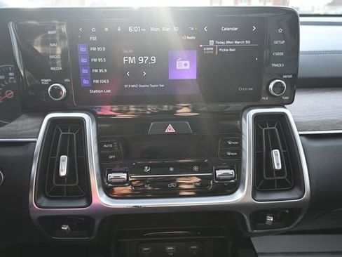 Used 2022 Kia Sorento S w/ Panoramic Sunroof Package image 32