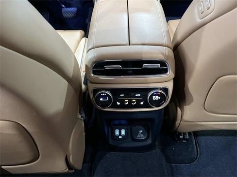 Used 2022 Genesis GV80 3.5T Advanced + image 16