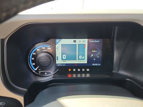 Used 2023 Ford Bronco Badlands image 10