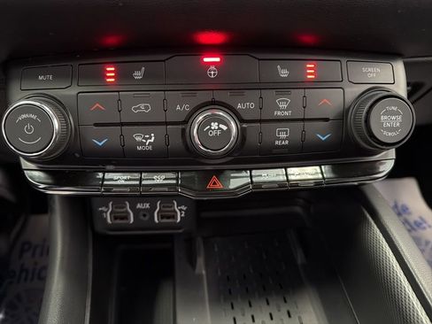 Used 2025 Dodge Durango R/T w/ Blacktop Package AWD/4WD image 15