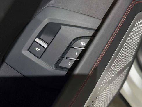 Used 2019 Lamborghini Urus AWD/4WD image 28