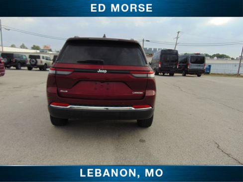 Used 2024 Jeep Grand Cherokee Laredo image 7