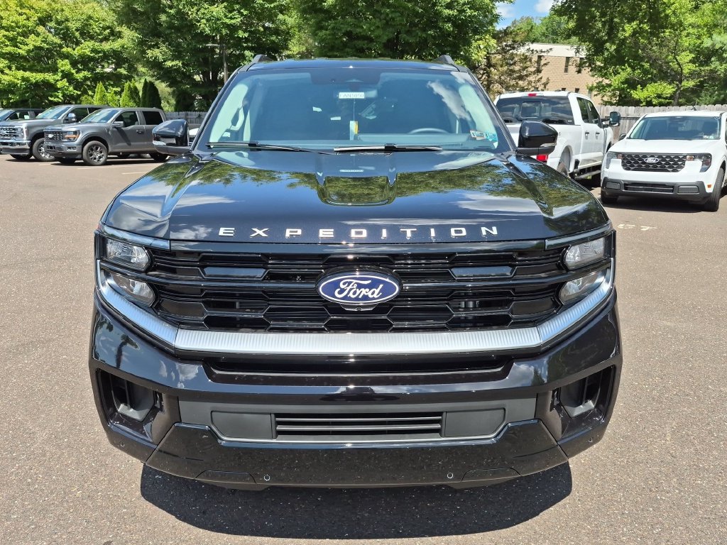 New 2027 Ford Expedition Platinum AWD/4WD image 3
