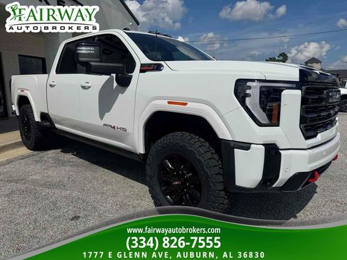 Used 2024 GMC Sierra 2500 AT4 w/ AT4 Premium Plus Package AWD/4WD image 4