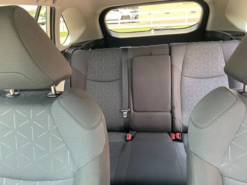 Used 2025 Toyota RAV4 XLE AWD/4WD image 12