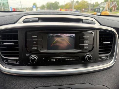 Used 2016 Kia Sorento EX AWD/4WD image 13