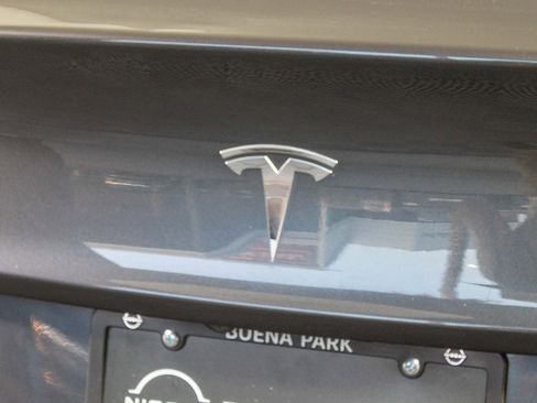 Used 2018 Tesla Model 3 Long Range image 10