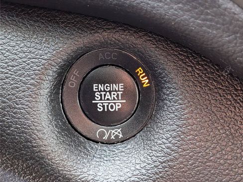 Used 2022 Jeep Cherokee Trailhawk AWD/4WD image 25
