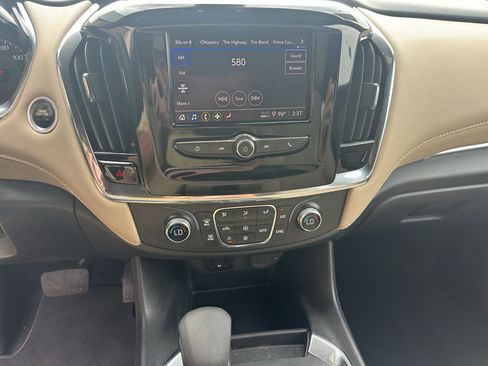 Used 2023 Chevrolet Traverse LS AWD/4WD image 21