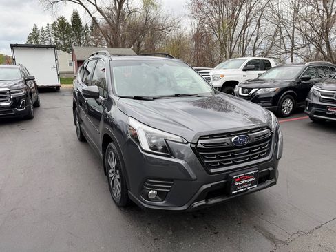 Used 2023 Subaru Forester Limited image 5
