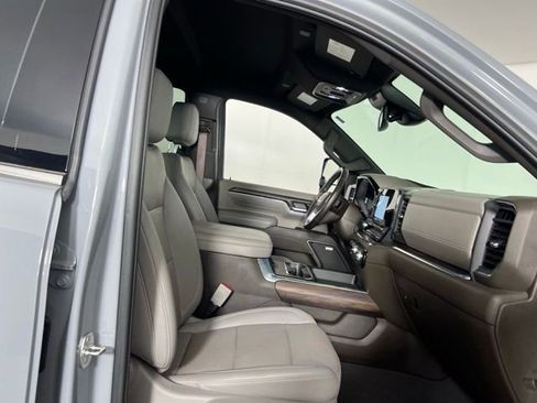 Used 2024 GMC Sierra 2500 SLT w/ SLT Premium Package image 24