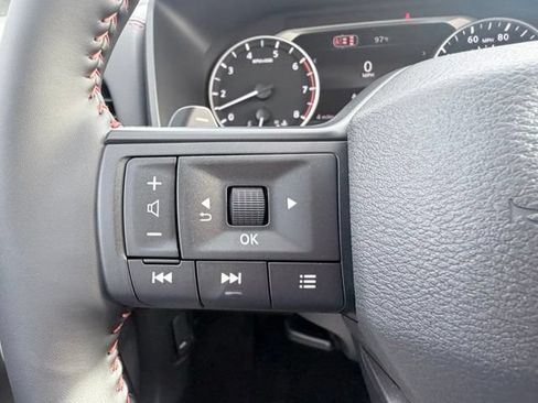 Used 2026 Nissan Rogue SV AWD/4WD image 10