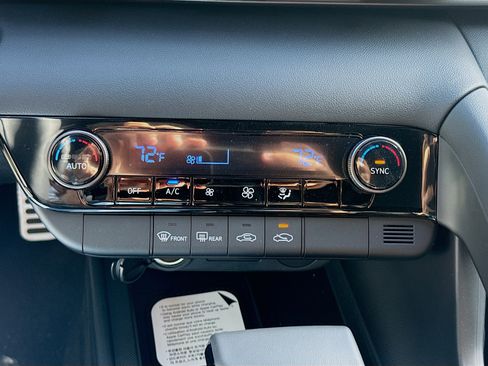 New 2026 Hyundai Elantra Sport FWD image 12