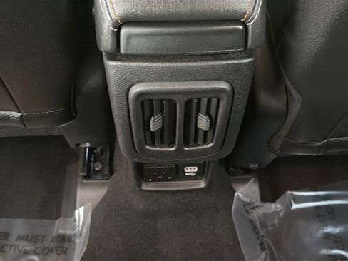 Used 2018 Jeep Compass Latitude w/ Popular Equipment Group FWD image 19