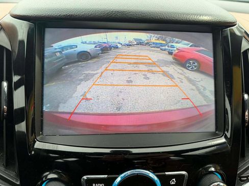 Used 2017 Chevrolet Cruze Premier image 11