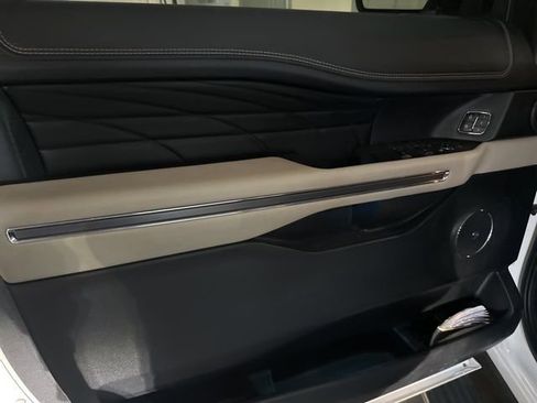 Used 2019 Ford Expedition Max Platinum image 15