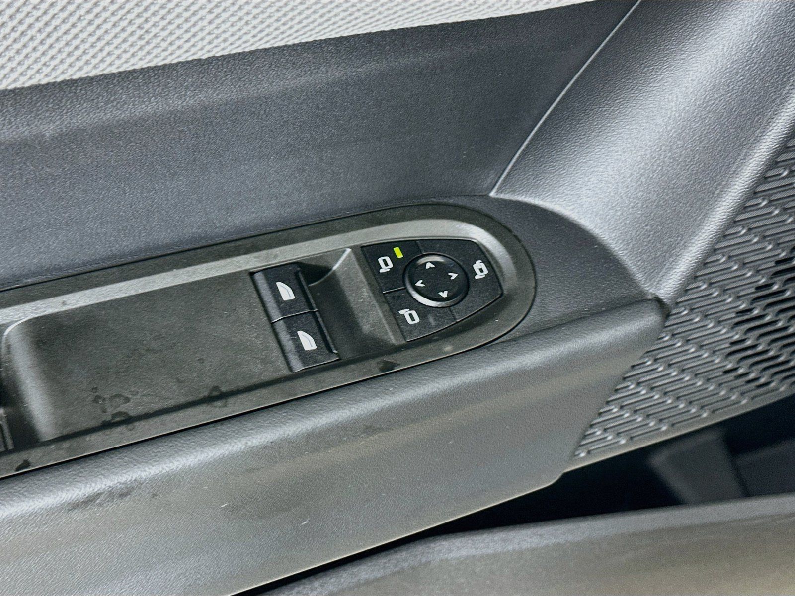 New 2026 MINI Cooper 2-Door Hardtop FWD image 17