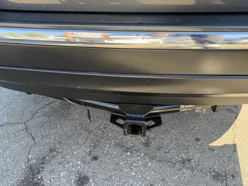 Used 2012 Toyota Highlander SE image 17