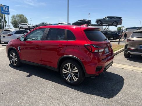 Used 2020 Mitsubishi Outlander Sport SE AWD/4WD image 3
